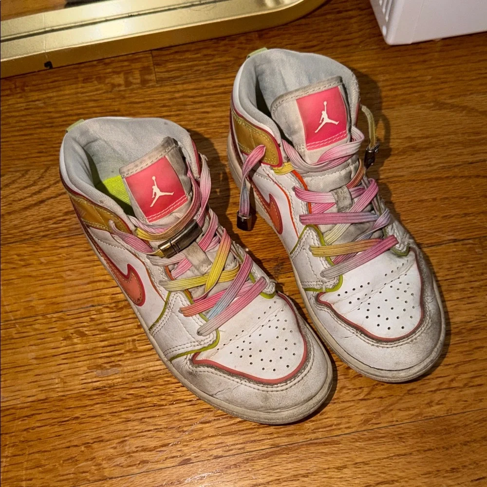 Nike Jordan 1 Edge Glow Size 13.5 Youth